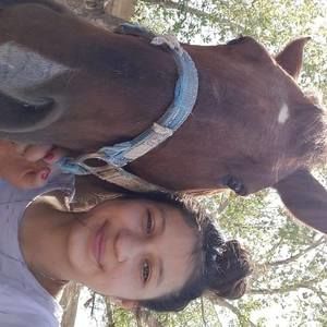 Meet your Posher, Mayra